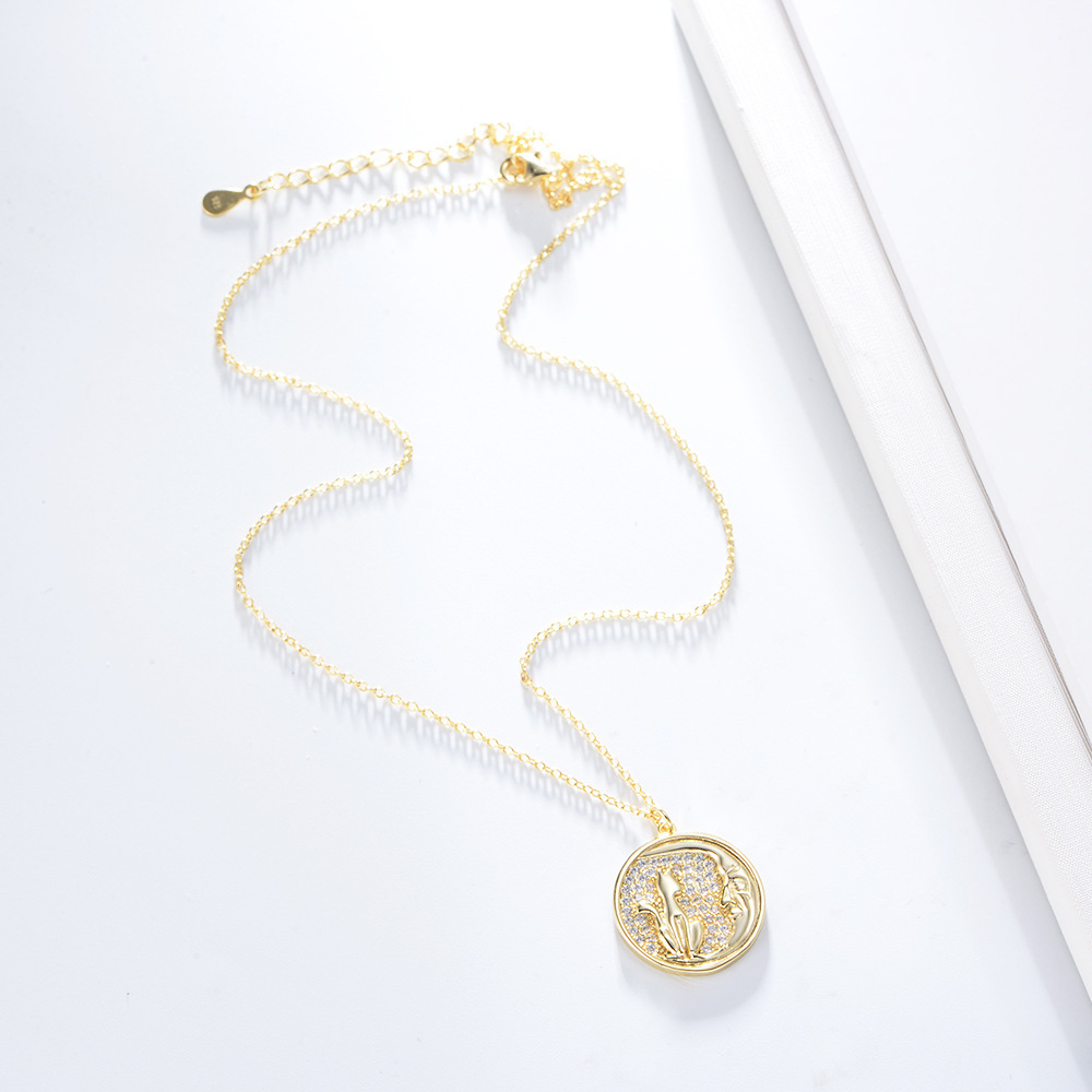 Collier pendentif chat en zircon micro-incrusté