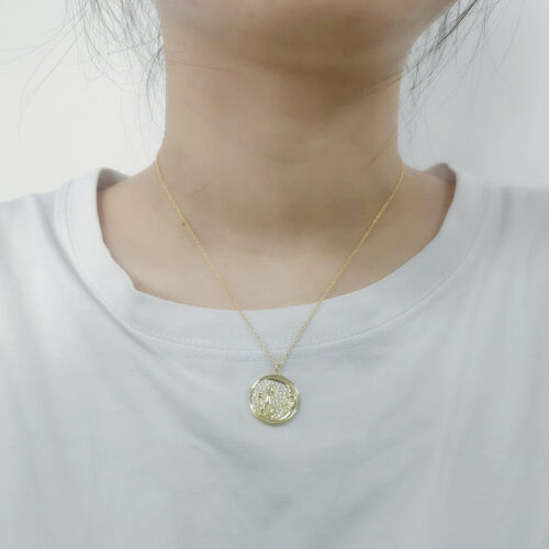 Collier pendentif chat en zircon micro-incrusté