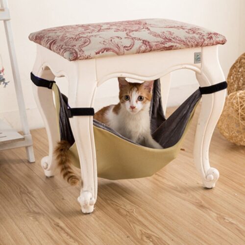 Hamac pour chat sous Chaise