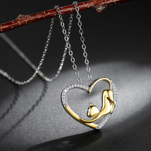 Collier en forme de cœur et chat