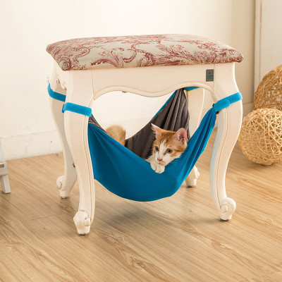 Hamac pour chat sous Chaise