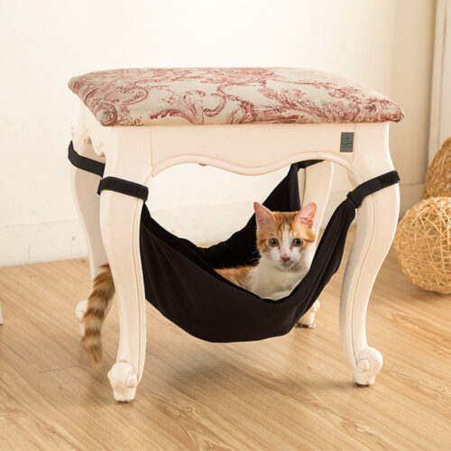 Hamac pour chat sous Chaise