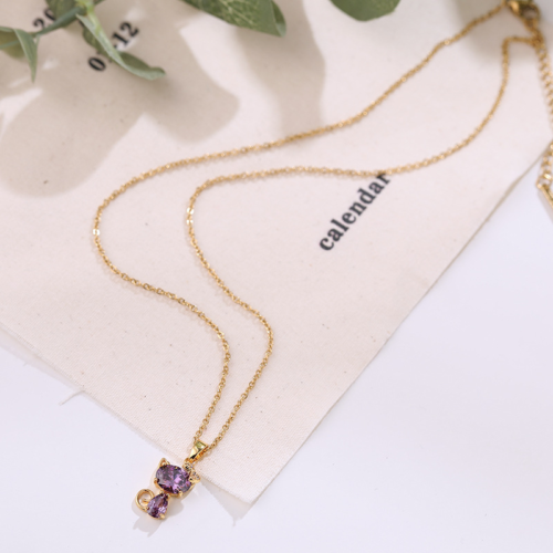 COLLIER EN ACIER CHAT AVEC DEUX CŒURS (2)