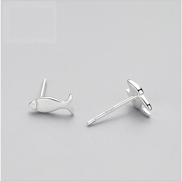 Boucles d’oreilles asymétriques en argent