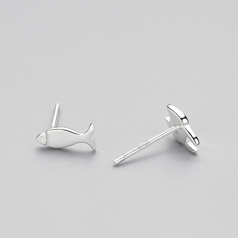 Boucles d’oreilles asymétriques en argent