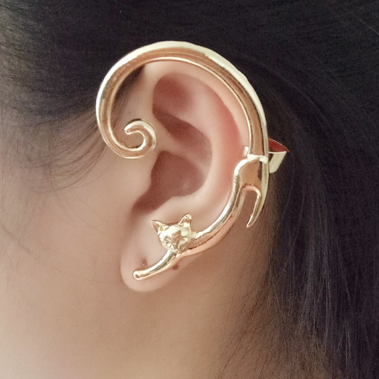 Boucle d’oreille unique en forme de chat